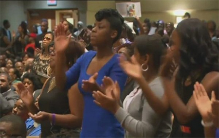 Funeral de Brown reavive el debate sobre racismo en EEUU